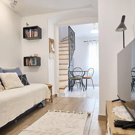 Cvita's Charming Place Apartment